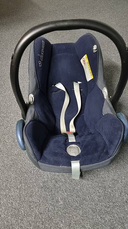 Seggiolini per auto: Kindersitz Maxi Cosi inkl. Basisstation – Usato da Winterthur venduto da kun_dbz6 1