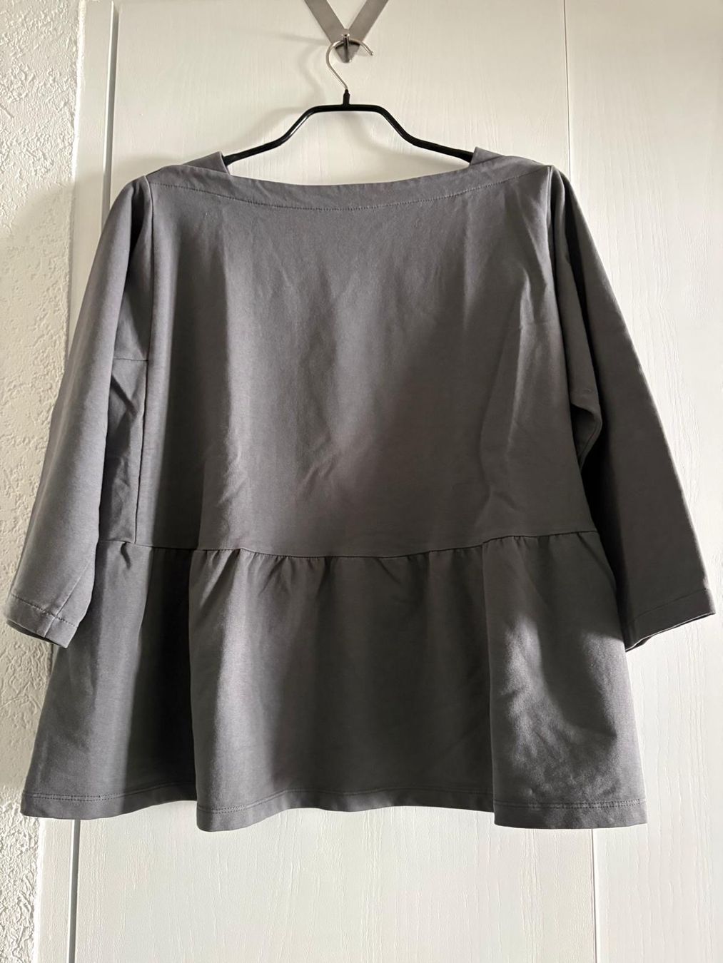 Maglioni & Felpe: Baumwoll-Sweatshirt, spezieller Schnitt, oversized, grau – Usato da Rikon im Tösstal venduto da Spellbinder 4