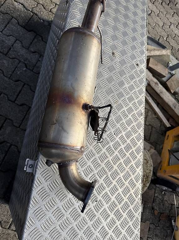 Sistemi di scarico: Toyota Hilux 2.5D 4WD partikel filter  – Usato da Horgen venduto da 11sh