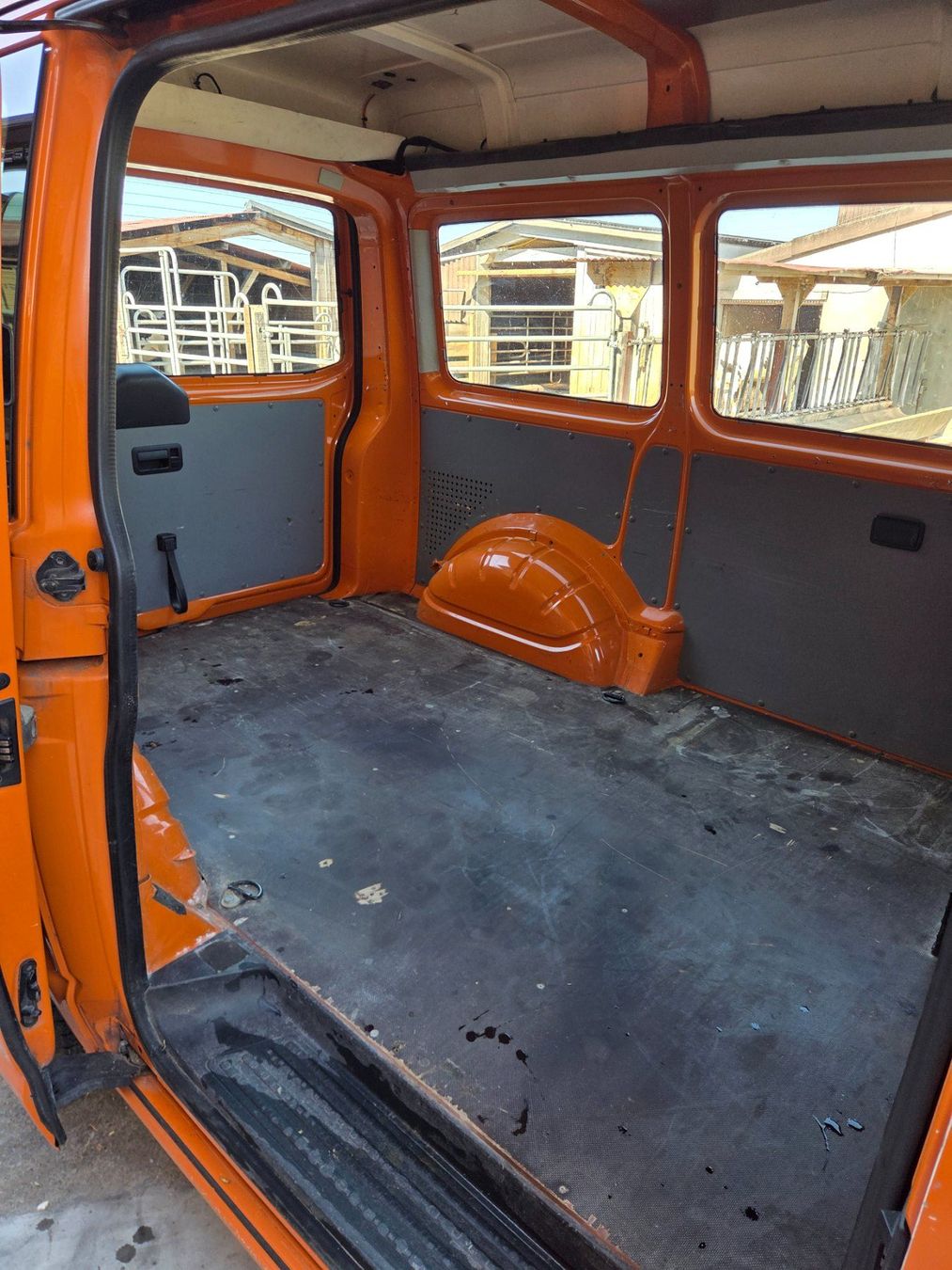 VW Veicoli commerciali: VW T5 4Motion – Usato da Häggenschwil venduto da ruei 4