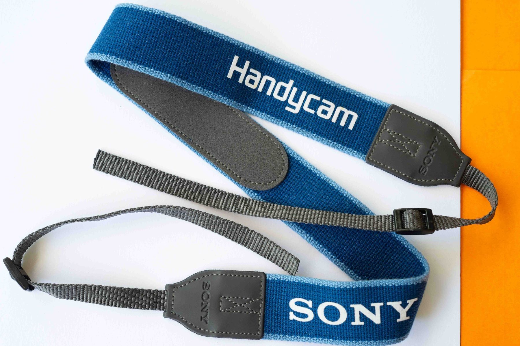 Altri Accessori: Sony Gurt für Kamera oder andere Geräte – Usato da Schwerzenbach venduto da floridan