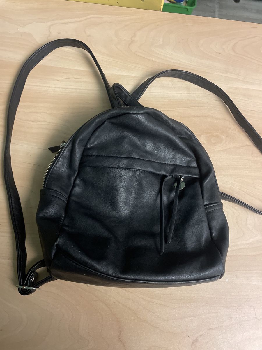 Zaini: Schwarzer weicher Anne Field Rucksack – Usato da Obergerlafingen venduto da cabo5