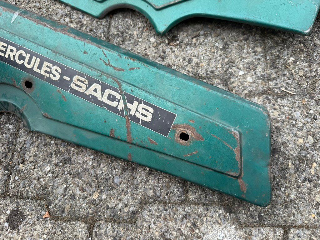 Parti ricambio per ciclomotori: Hercules Sachs Seitenschützer original – Usato da Bolken venduto da si.x.las 1