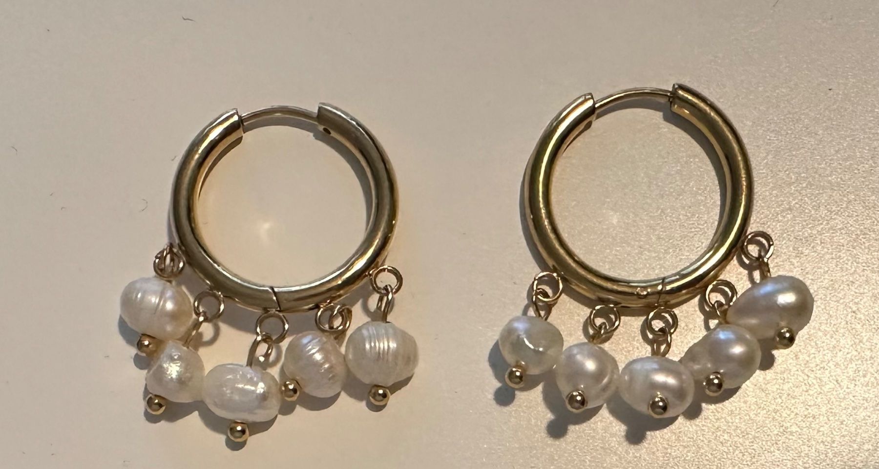 Ohrringe & -stecker: Goldene Creolen mit Perlen – Neu (gemäss Beschreibung) aus Wettingen von StuderL