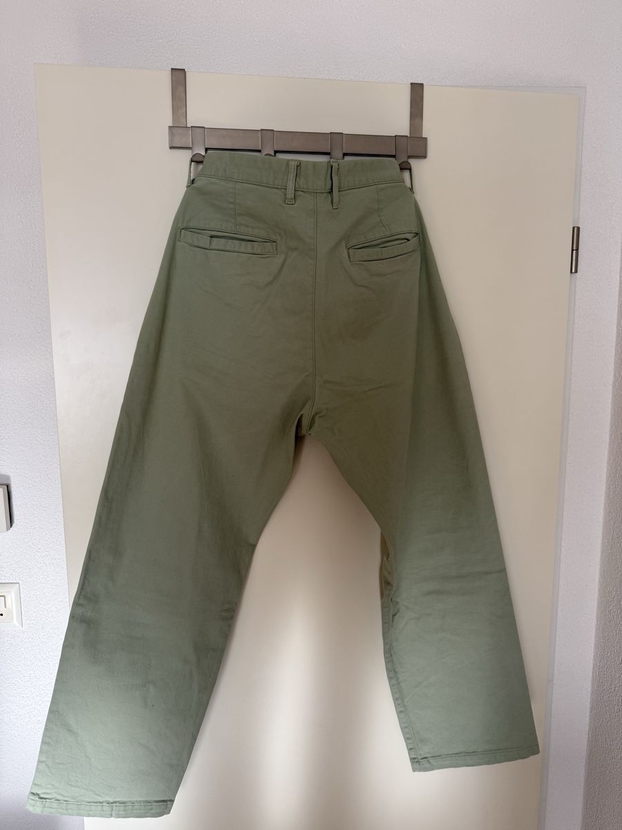 H&M Pantaloni: Hellgrüne Stoffhose von H&M – Usato da Boppelsen venduto da gmp_b05 1