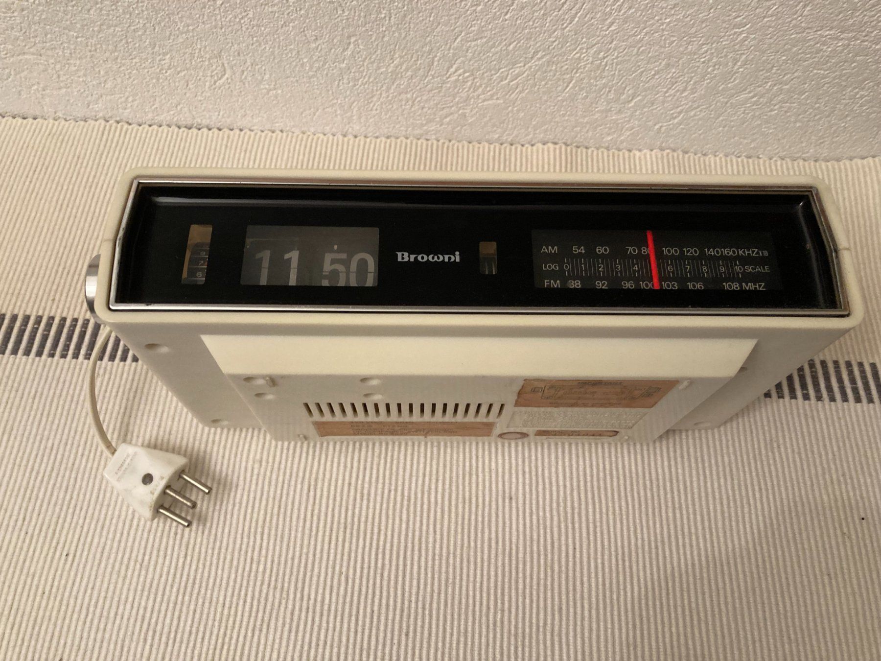 Radio: Klappzahlen Radio-Wecker – Difettoso da Wil SG venduto da Pin05 1