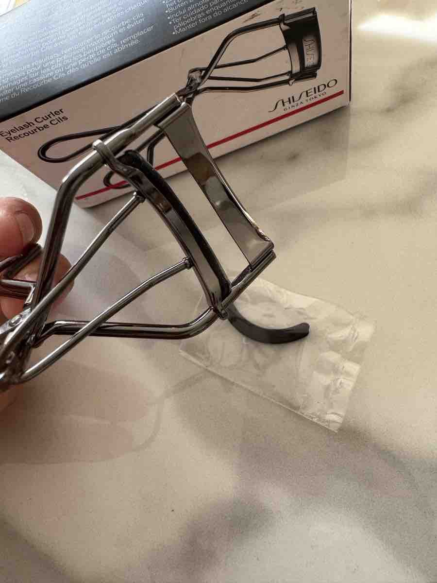 Cura del viso: Shiseido Eyelash Curler - New – Nuovo (secondo la descrizione) da Zürich venduto da di_archive 1