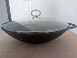 Wok aus Gusseisen