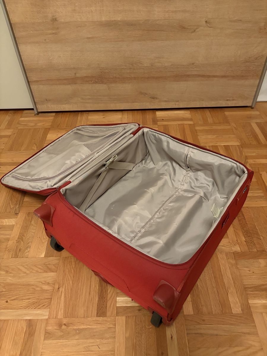 Samsonite Valigie: Samsonite Re-Light Trolley - Handgepäck-Koffer – Usato da Ennetbürgen venduto da ivovf 2