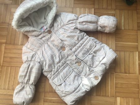 Winterjacke mit Kapuze von Topomini Grösse 86 beige