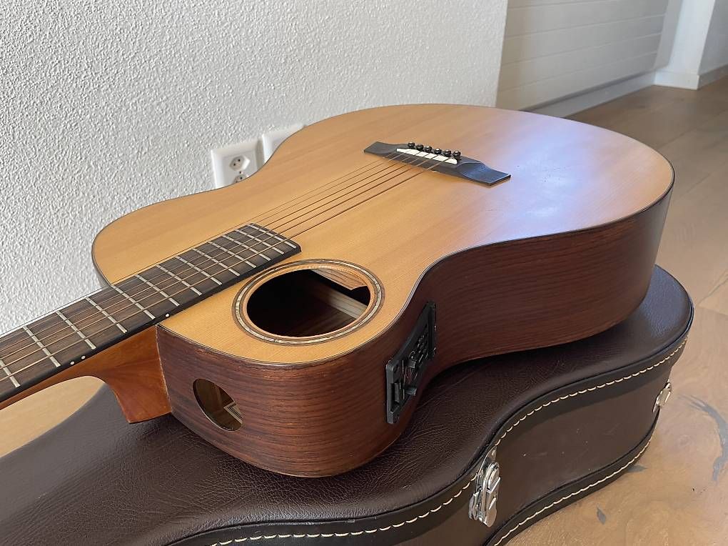 Musikinstrumente: Walden B-1E Baritone Guitar mit Preamp – Gebraucht aus Steinmaur von Solvej01 2