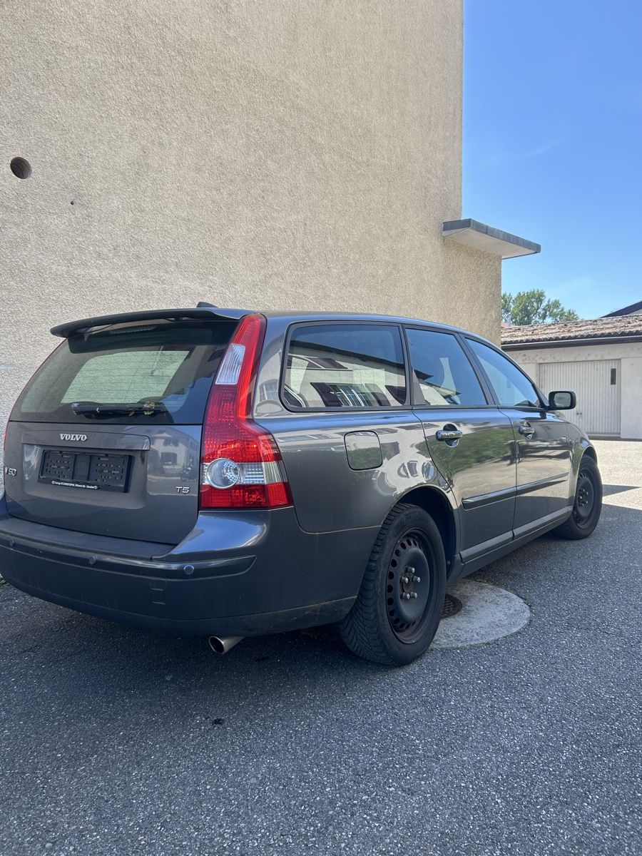 Volvo Autos: Volvo v50 2.5 turbo – D'occasion à Bassecourt par salvo190 1