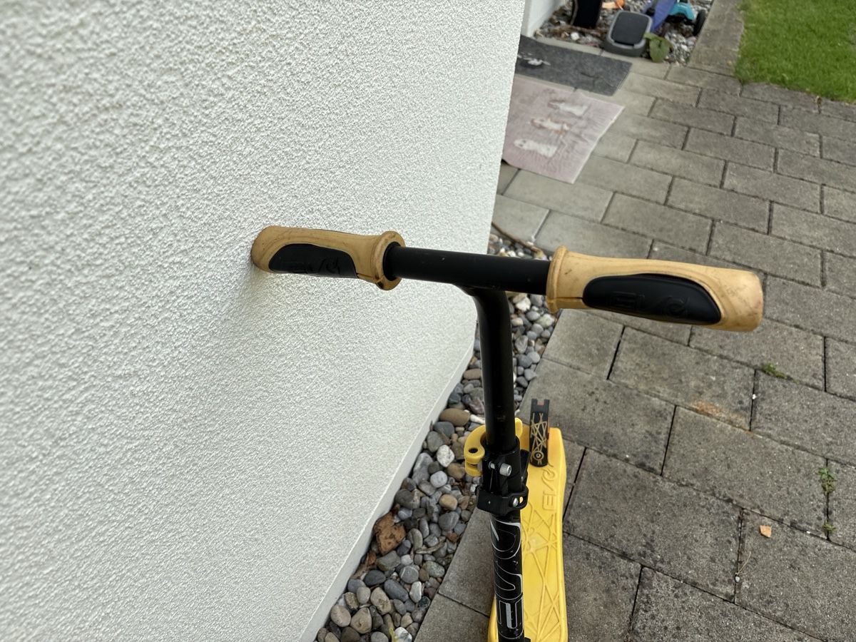 Kickboard: Tretroller gelb gebraucht, fahrtüchtig  – Gebraucht aus Schaffhausen von Falkenbier 2