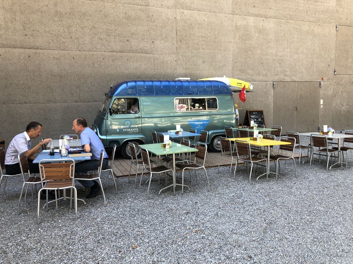 Renault Veicoli commerciali: Mobile bar / Foodtruck Oldtimer – Usato da Zürich venduto da Rios3 1