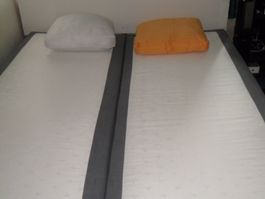 Bett 160+200 (1)Ramen (2) Latten rost 2stk )Matratze 2stk )