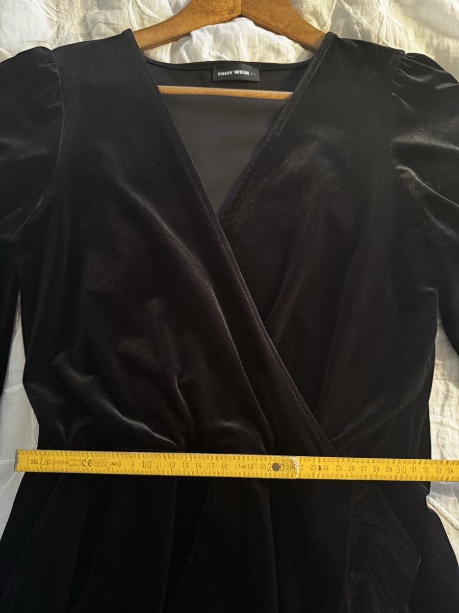 Tally Weijl Vestiti: Schwarzes Samt-Minikleid Gr. L – Nuovo (secondo la descrizione) da St. Gallen venduto da mic_y2tq 1