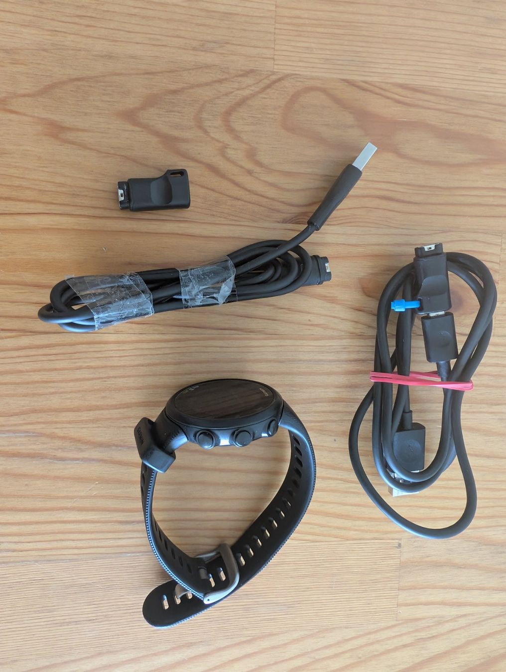 Garmin Smartwatch: Garmin Forerunner 45 mit Ladekabeln – Usato da Oberdorf NW venduto da Paraglider83