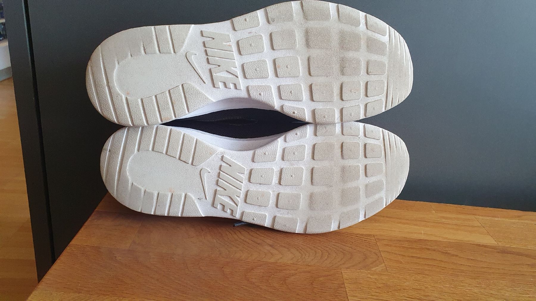 Nike Damenschuhe: Nike Turnschuhe schwarz Grösse 41 Top – Gebraucht aus Laufenburg von megane1959 3