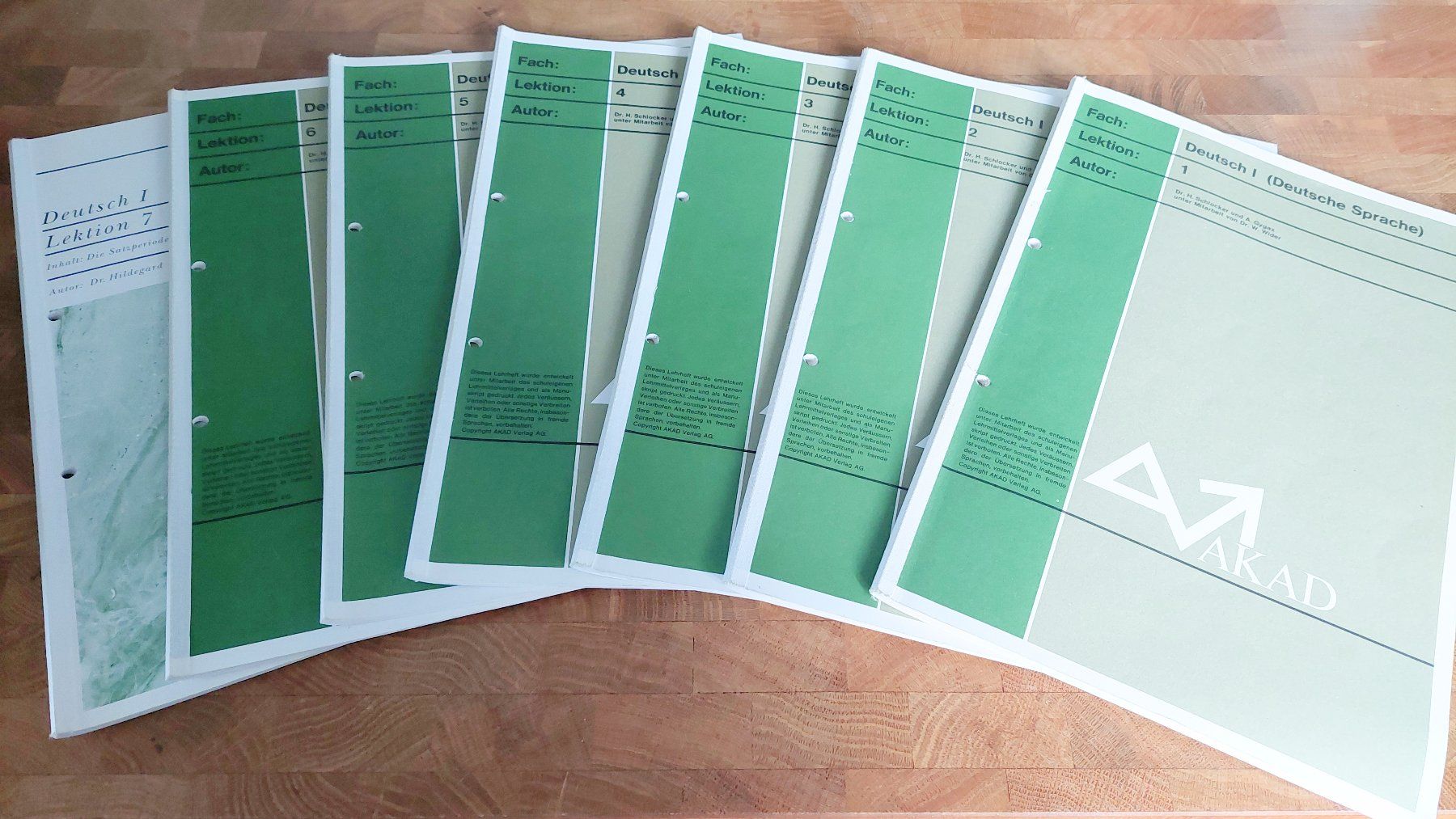 Libri: 7 AKAD Hefte (Deutsch - Grammatik) – Usato da Emmetten venduto da EverydayTreasures