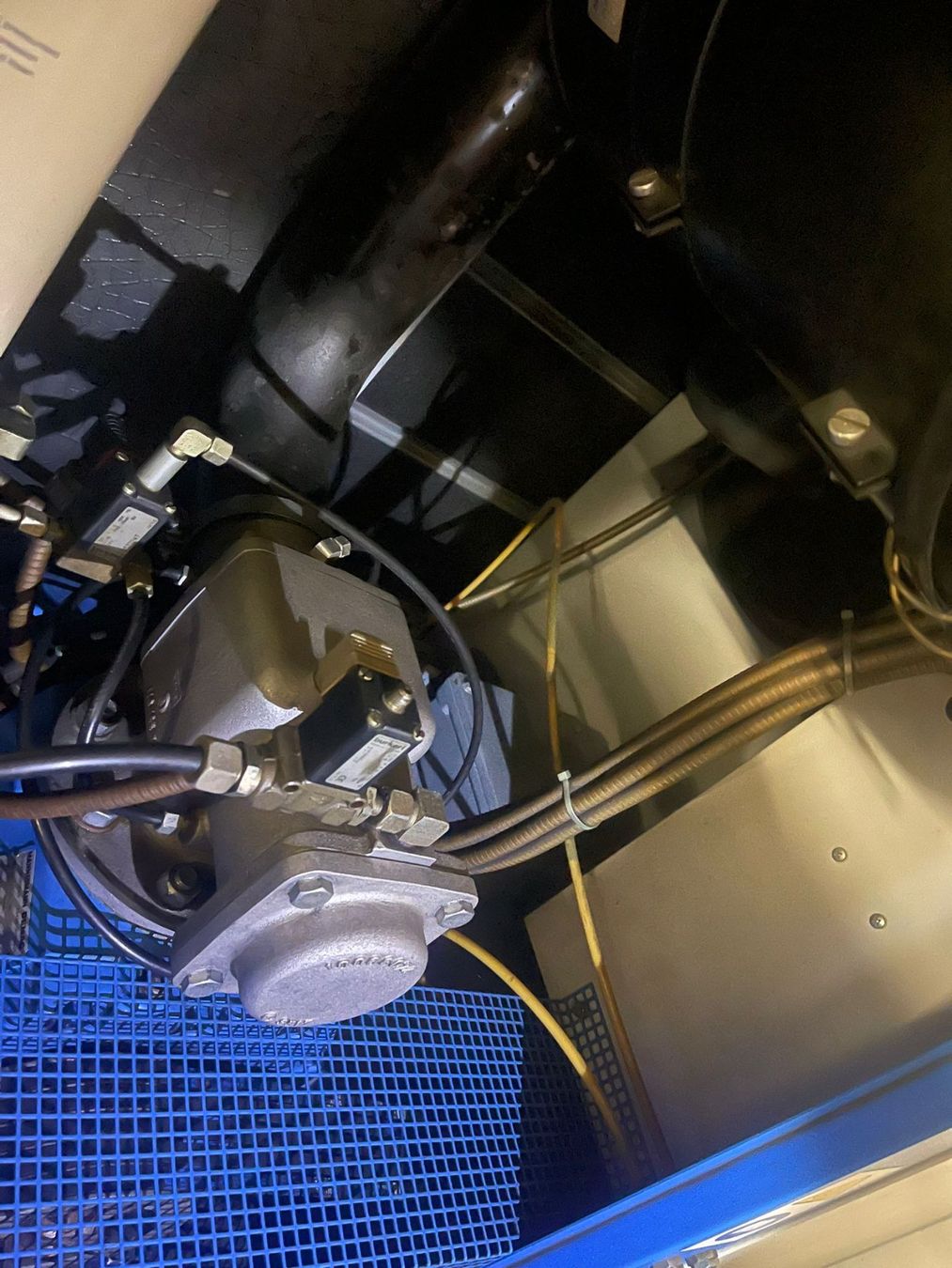 Kompressoren: Schraubenkompressor Industrie – Gebraucht aus Derendingen von Klewi 8