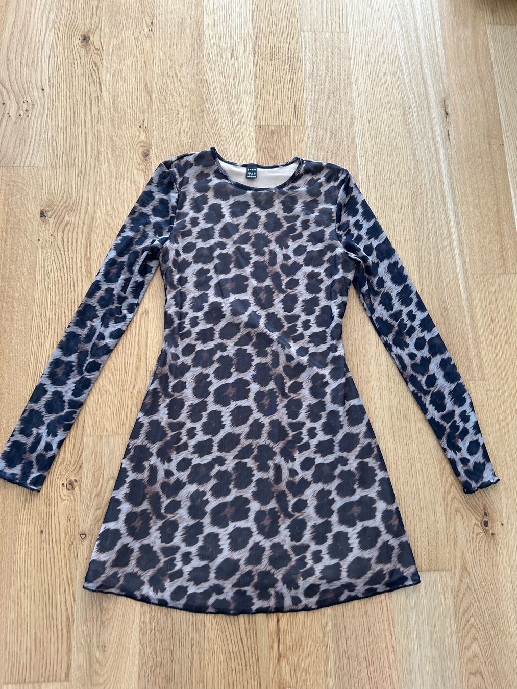 Shein Vestiti: Leopardenmuster Kleid, Gr. S – Usato da Altenrhein venduto da _6sbw