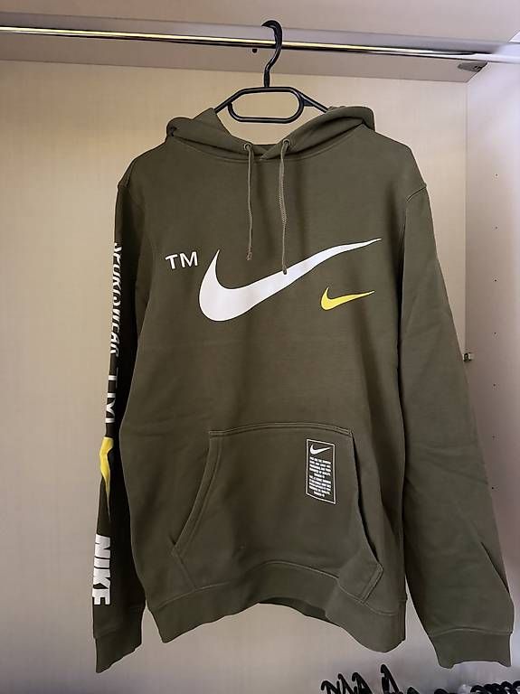 Pulls & Sweat-shirts: Nike Kapuzenpullover – D'occasion à Suhr par roc_2skg