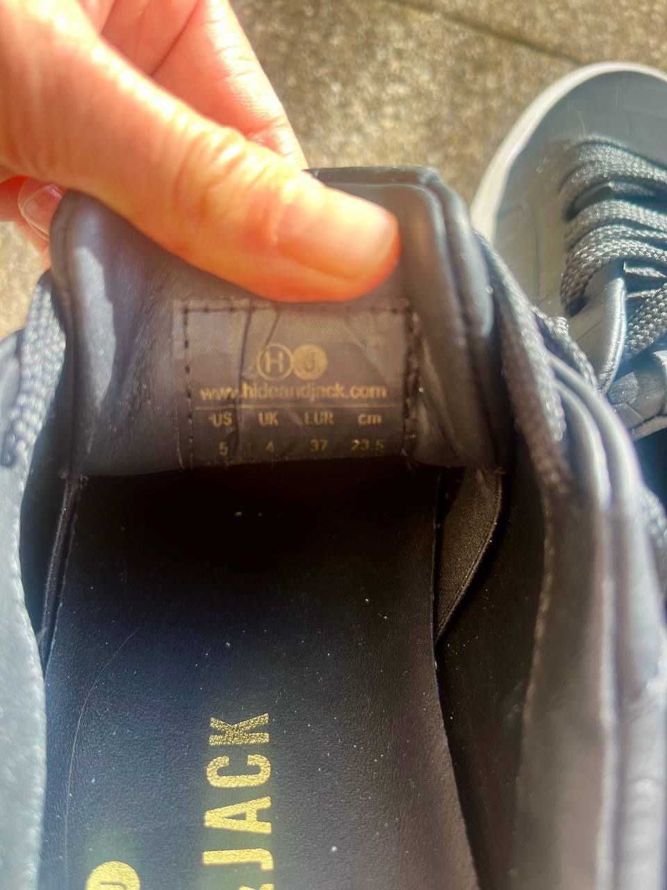 Scarpe da donna: Hide&Jack Damenturnschuhe grösse 37, schwarz – Nuovo (secondo la descrizione) da Luzern venduto da kunstundmehr 2