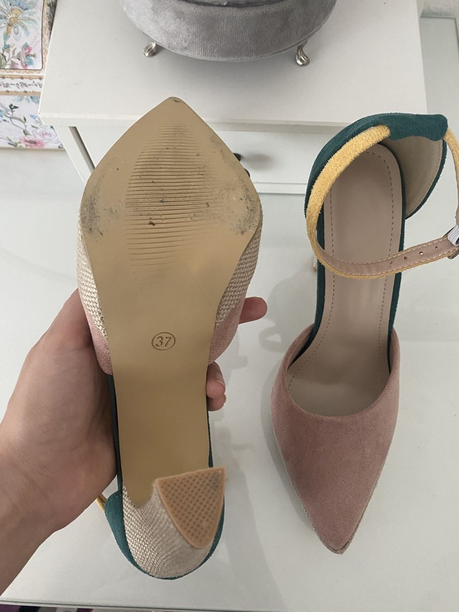Scarpe da donna: Sandale gr 37 – Nuovo (secondo la descrizione) da Klingnau venduto da Nirvana 5