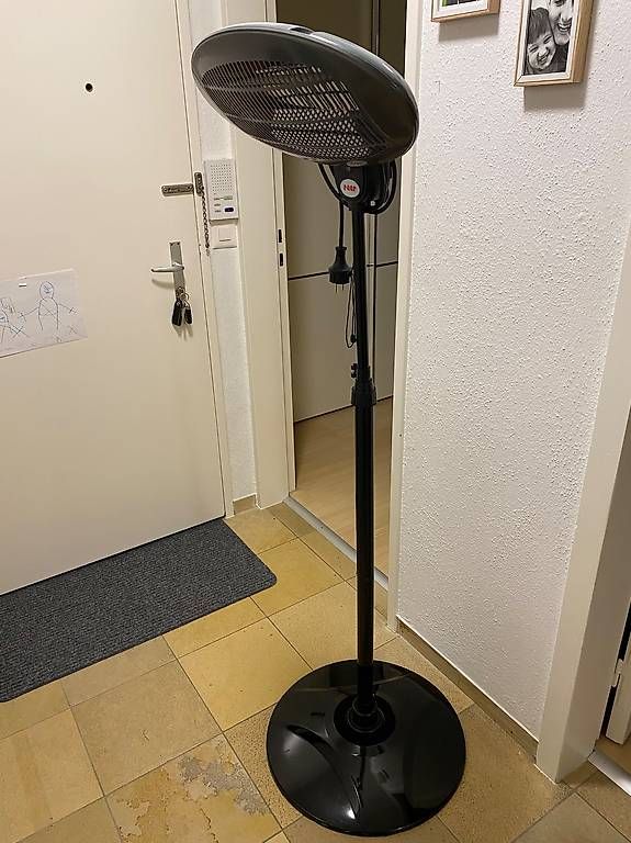 Radiatori: Wickeltisch Heizstrahler – Usato da Zofingen venduto da vLo_ur 2