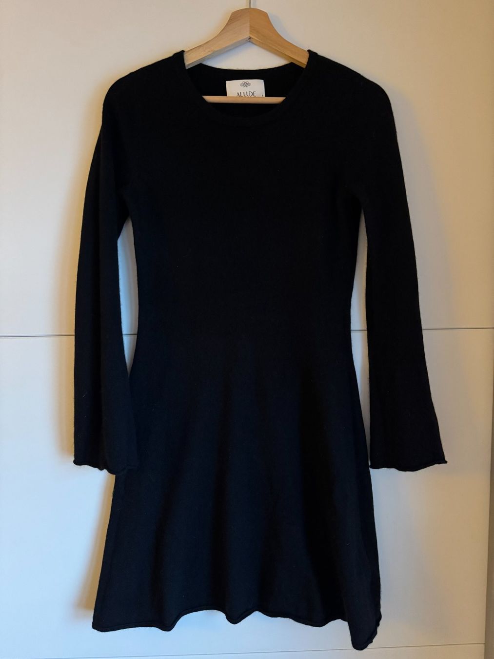 Allude Kleider: ALLUDE Kleid Woll/Kaschmir-Mix S – Gebraucht aus Zürich von nikkotyze
