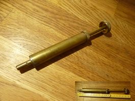 Antike Fettpresse Rohr kurz 11cm Messing Durchmesser 1.7 cm