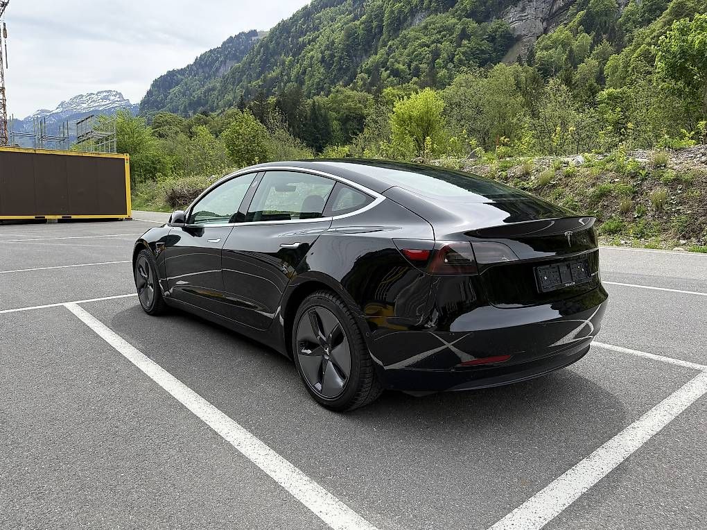Autos: Tesla Model 3 Long Range – Gebraucht aus Seewen SZ von Geeorg 1
