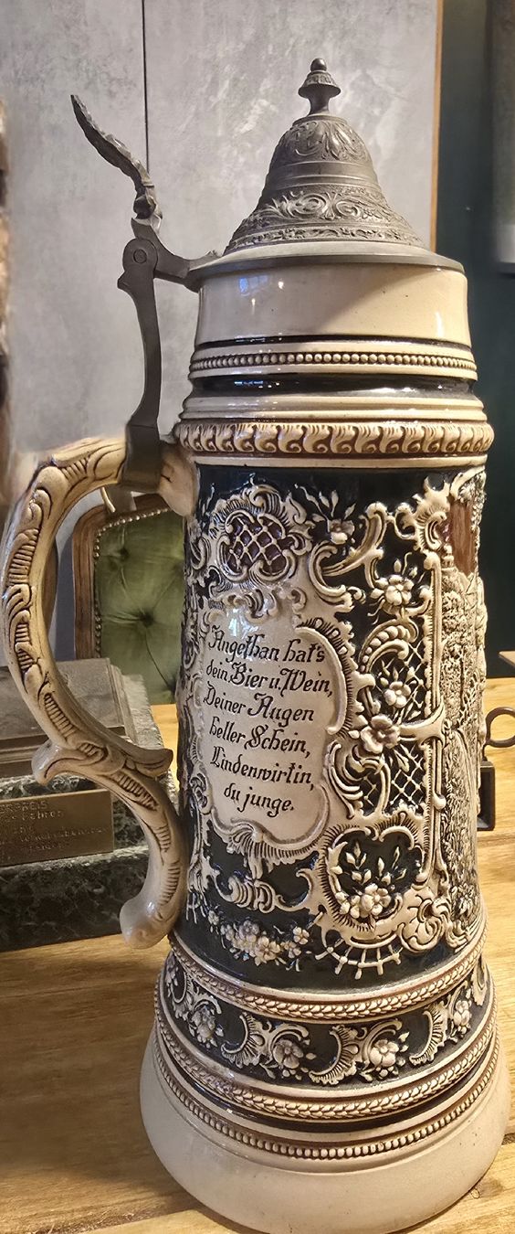 Bicchieri: Bierkrug Keramik mit Zinndeckel 2l – Usato da hinwil venduto da Perlinchi 2