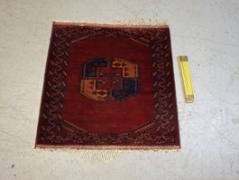 Kleiner quadratischer Orientteppich, Perserteppich