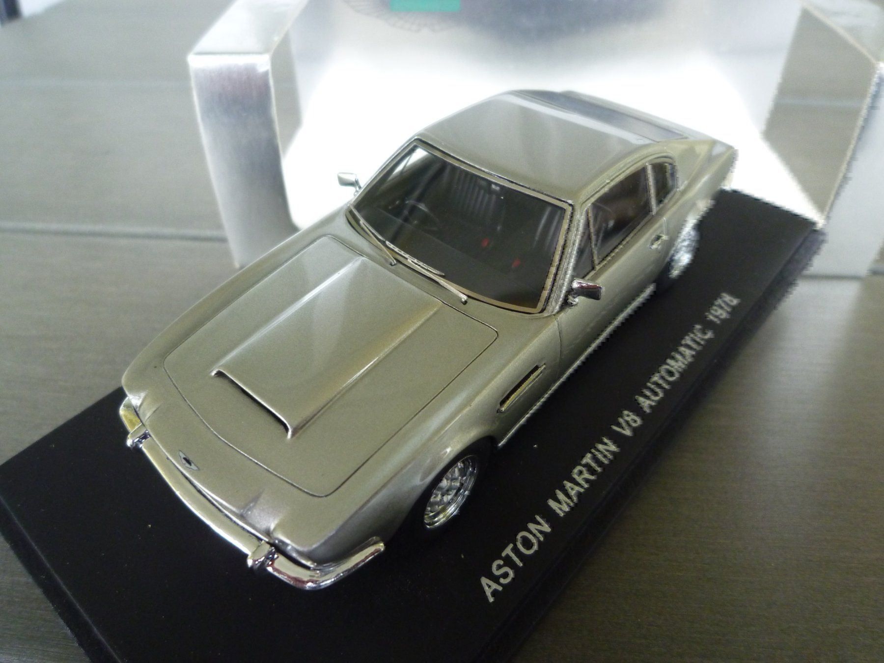 Aston Martin Modellini d'auto: Aston Martin V8 Automatic (1978) – Nuovo e nell'imballaggio originale da Flawil venduto da Imperiosud 6