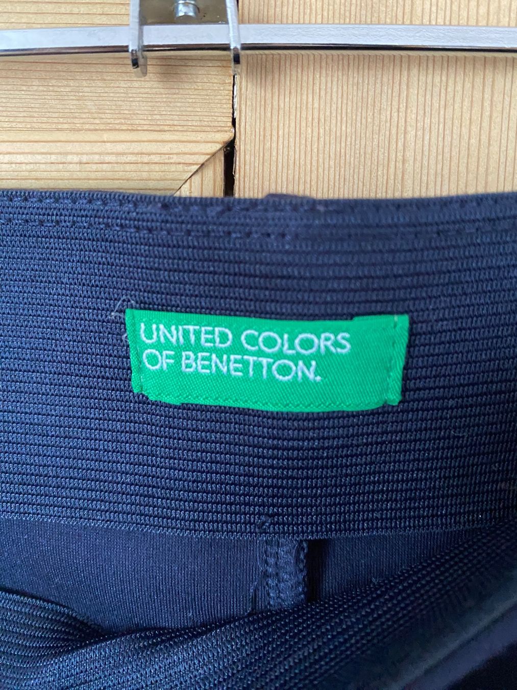 Benetton Gonne: Damenrock Etuirock, dunkelblau, ca. Grösse M – Usato da Balgach venduto da liv_s9xj 1