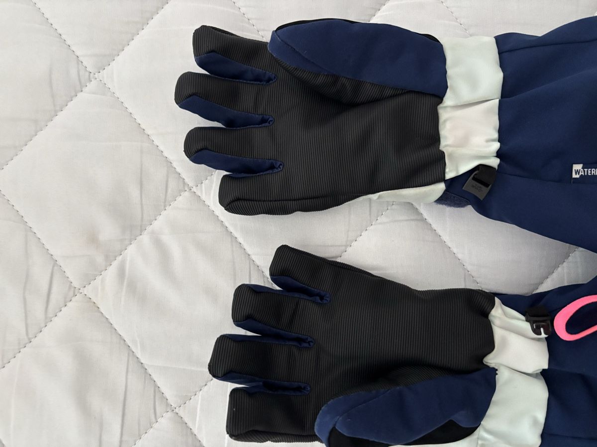 Decathlon Guanti & manicotti: Decathlon Wedze skiing gloves S – Usato da Schindellegi venduto da jac_55n5 2