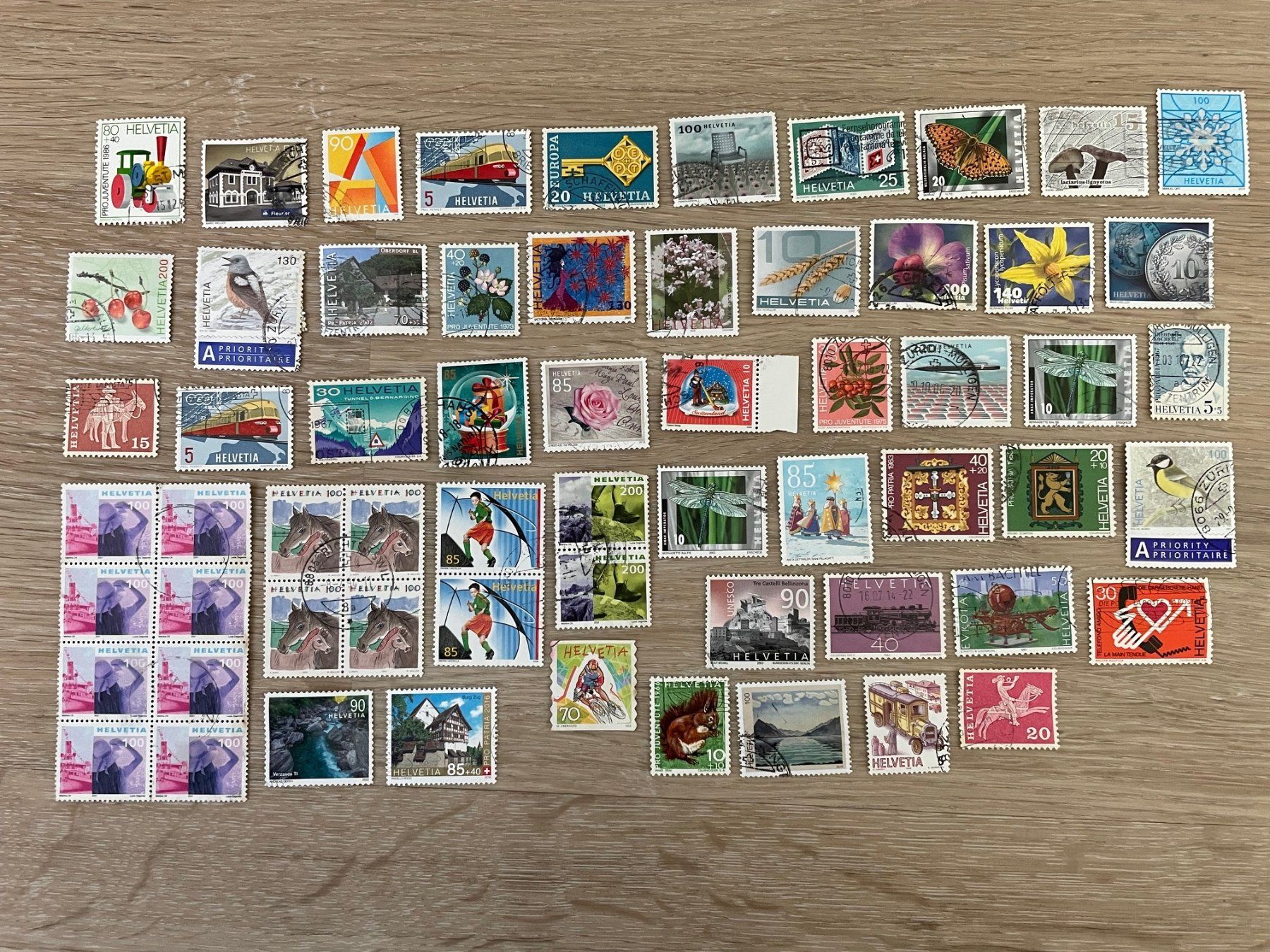 Tutti i francobolli: 50 Schweizer Briefmarken gestempelt – Usato da Elgg venduto da Charts