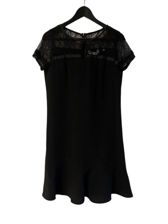 Elegantes schwarzes Kleid
