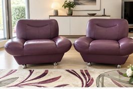 Deux fauteuils en cuir véritable - couleur mauve