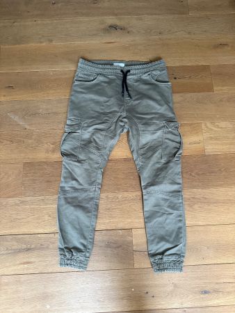 Khakifarbene Jogger-Cargohose EUR L