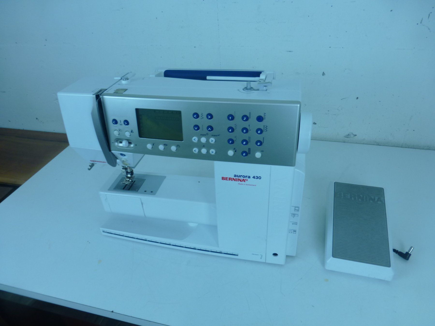 Bernina Machines à coudre: Bernina Aurora 430 defekt – Défectueux à Fahrweid par Omuki 1
