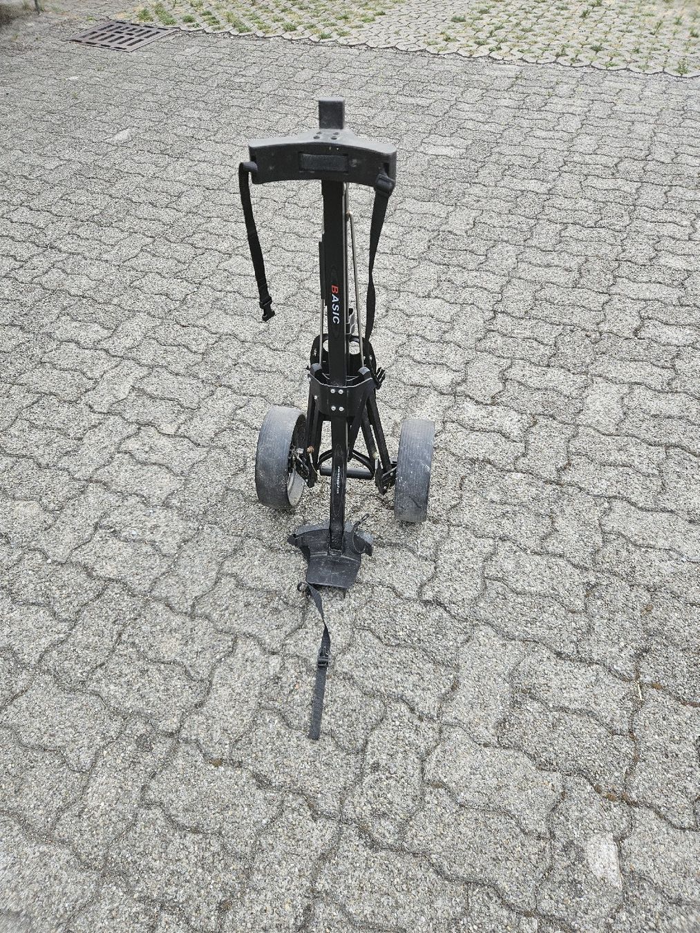 Big Max Trolley: Golf Trolley BASIC schwarz gebraucht guter Zustand – Usato da Dürnten venduto da Andre.schubert 1