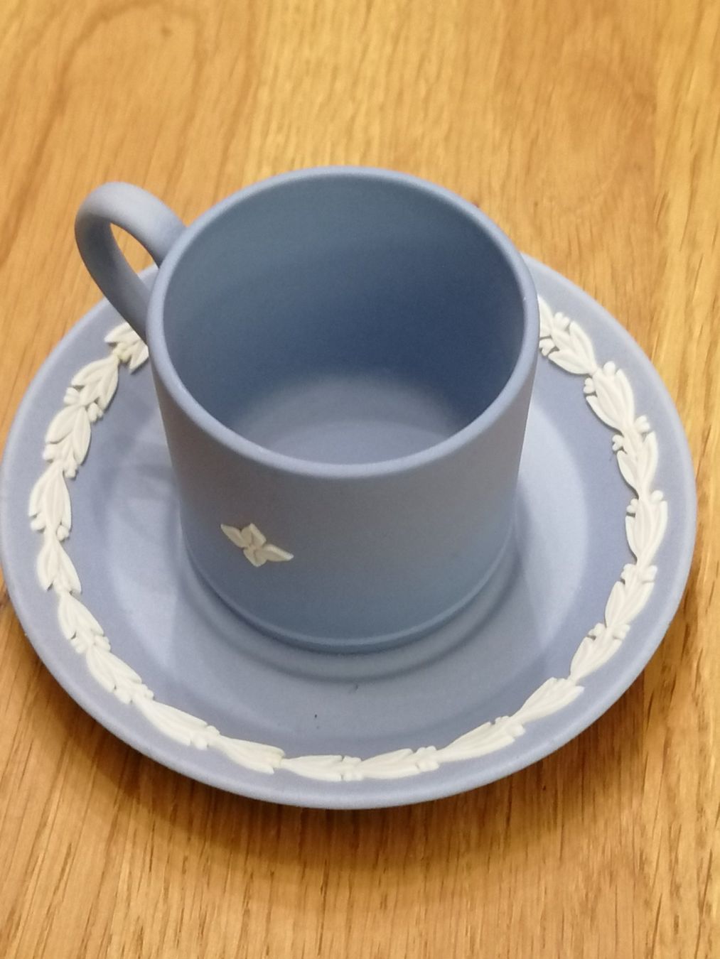 Wedgwood Tazze: Wedgwood Jasperware Espressotasse mit Unterteller, hellblau – Usato da Basel venduto da vintagecollector 1