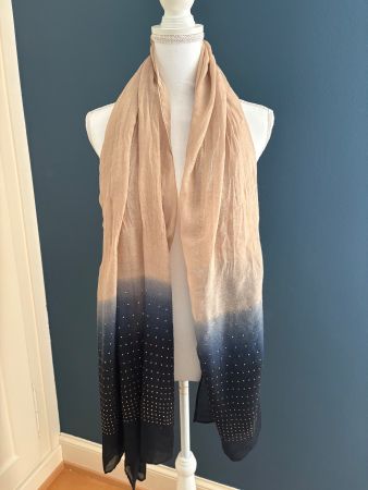 Schal in blau und beige