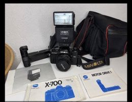 Minolta X-700: Appareil photo argentique vintage complet!