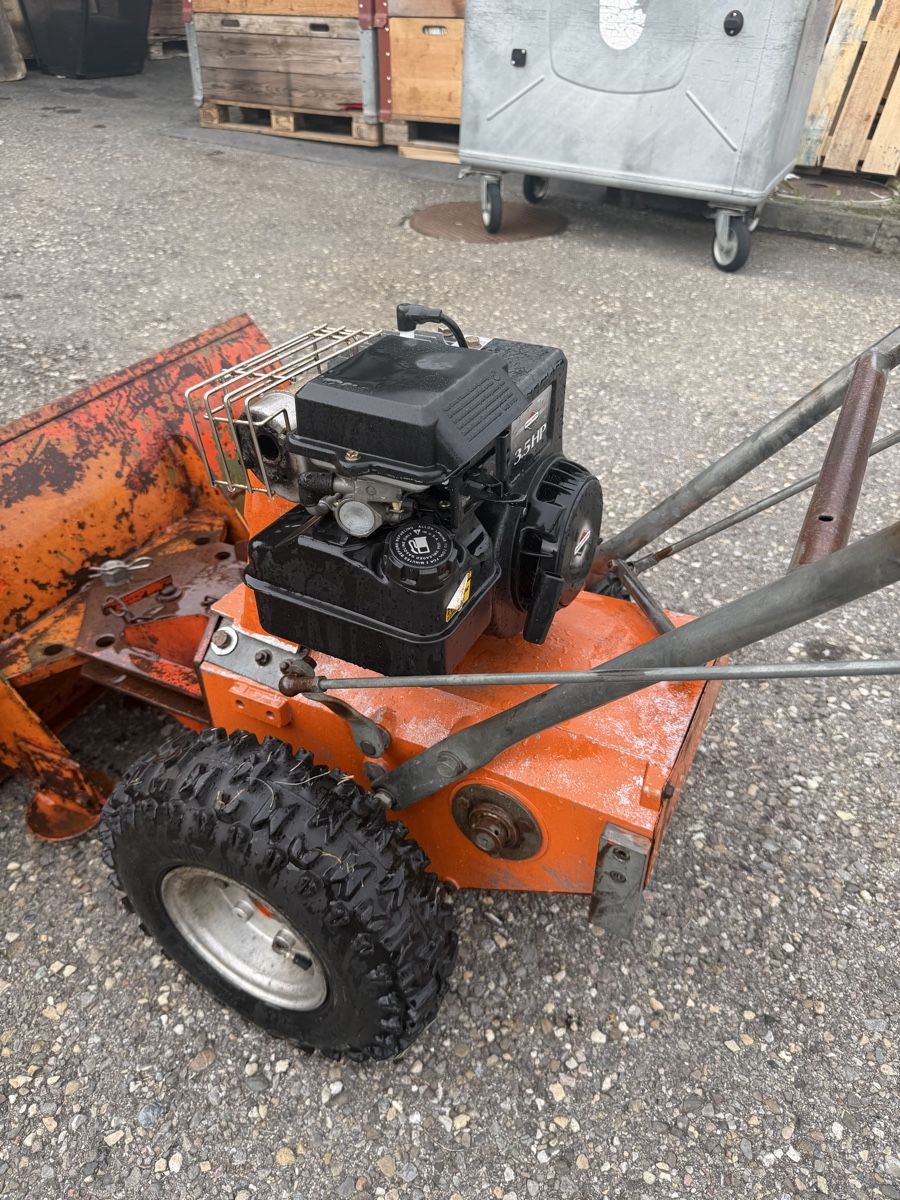 Schneeräumung: Schneerplug Universal mit Briggs Stratton 3.5 PS Motor – Defekt aus Malters von BachBrun 4