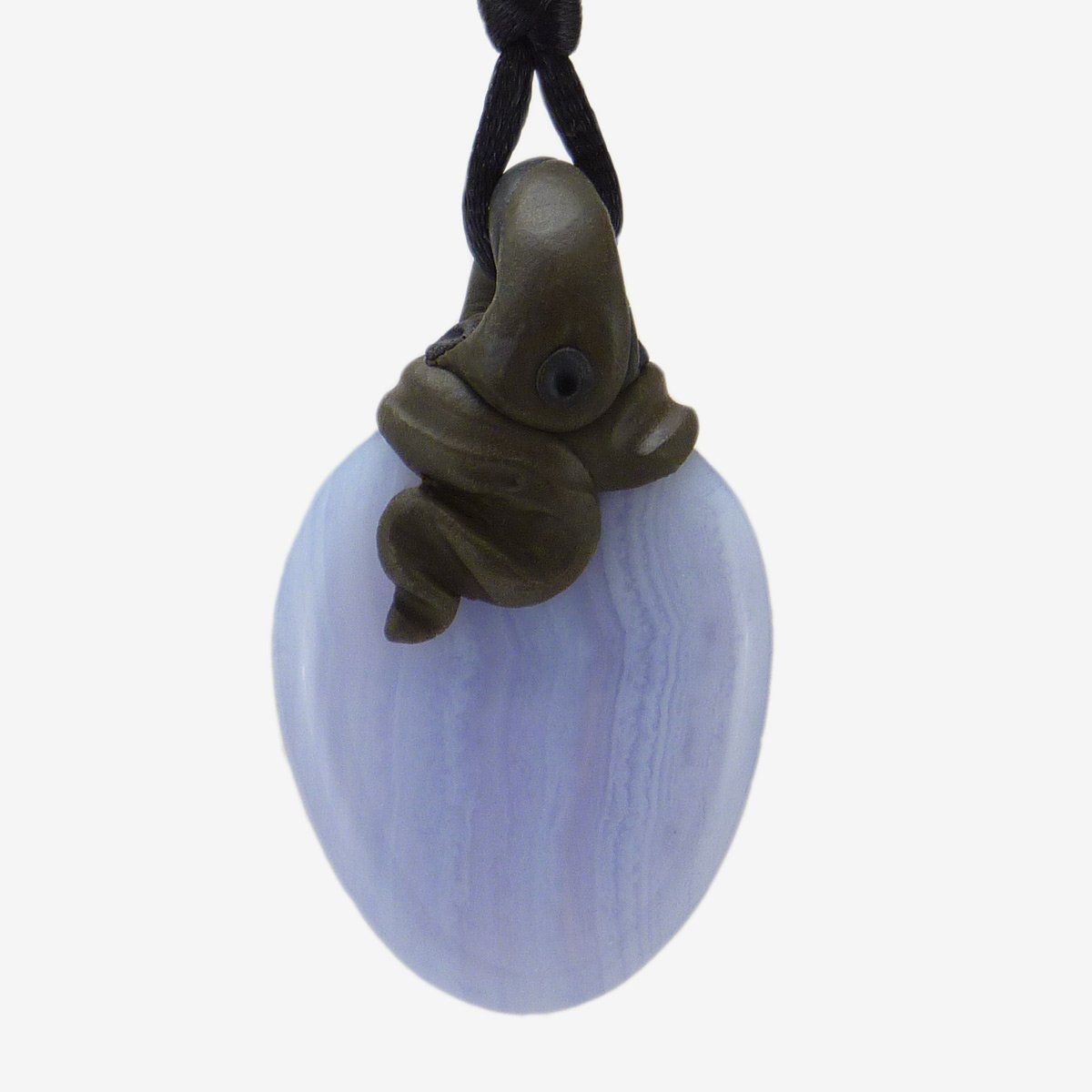 Minerali & Pietre curative: Chalcedon Steinanhänger (Cabochon) mit eingefasstem Apatit – Nuovo e nell'imballaggio originale da Meilen venduto da Kaleidoskopia 2