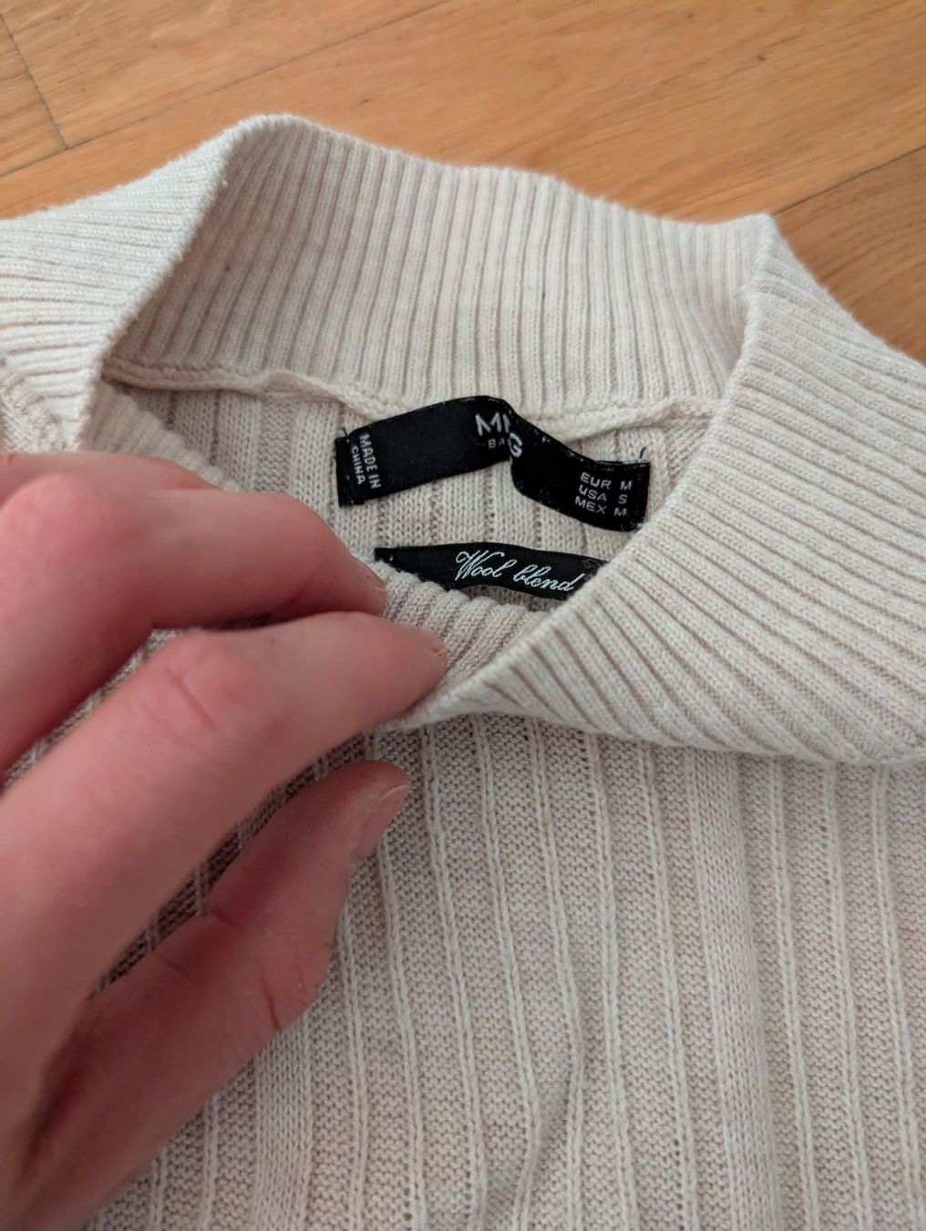 Mango Pulls & Sweat-shirts: Mango Strickpullover Wollmischung, Creme, Gr. M – Neuf (Voir description) à Zug par vik_8fdf 1
