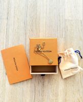 LOUIS VUITTON Pendentif Plus Vendome Metal Necklace Gold